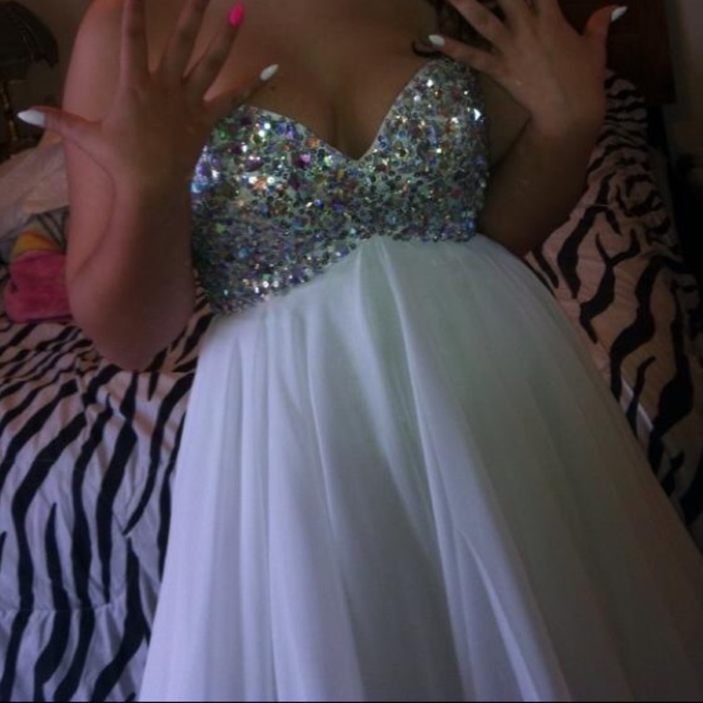 Any Lee short homecoming/prom dress